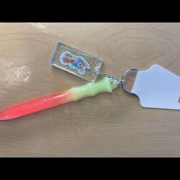 Glow in the dark self defense keychain - Picture 10 of 15